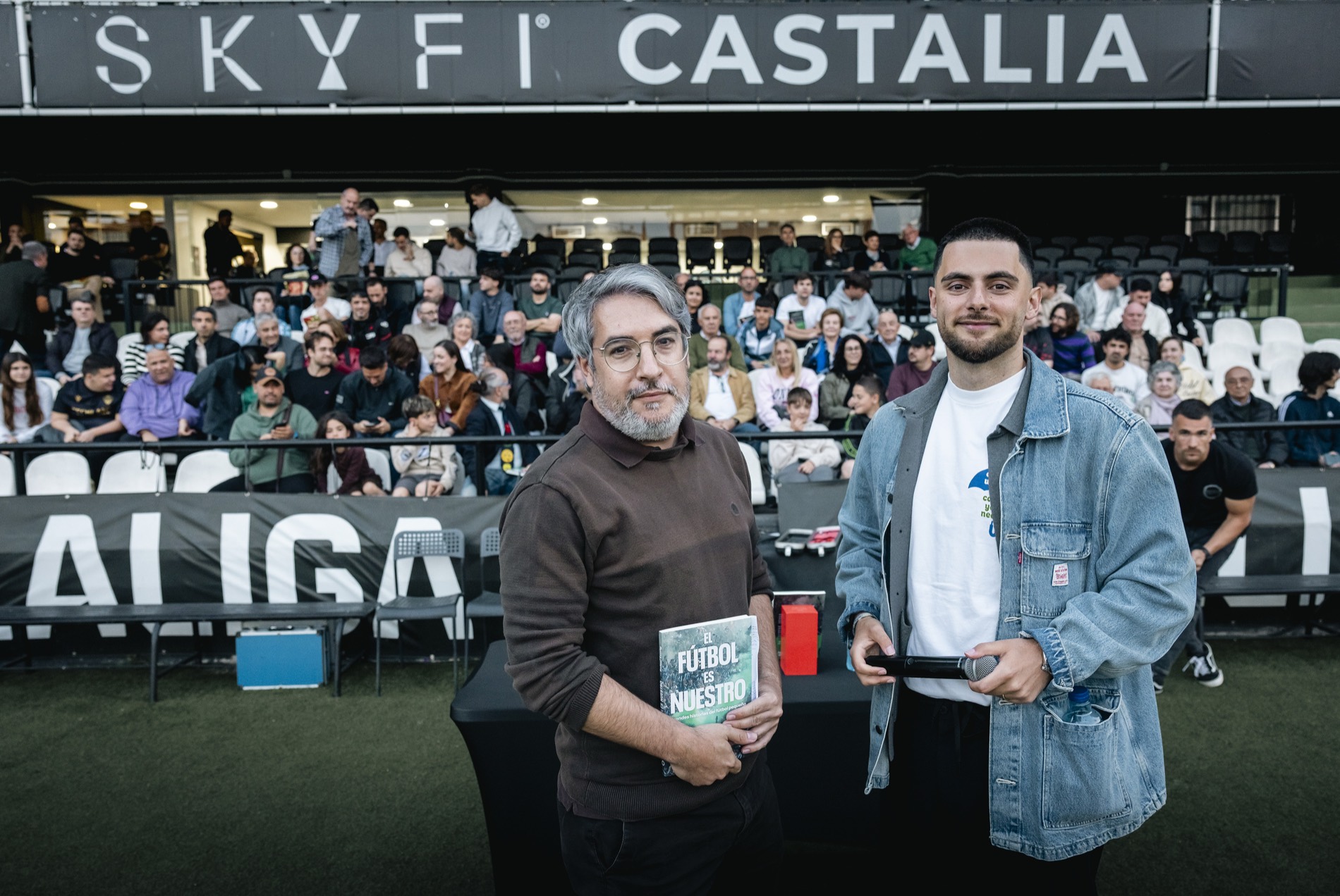 Presentación de un libro en el estadio