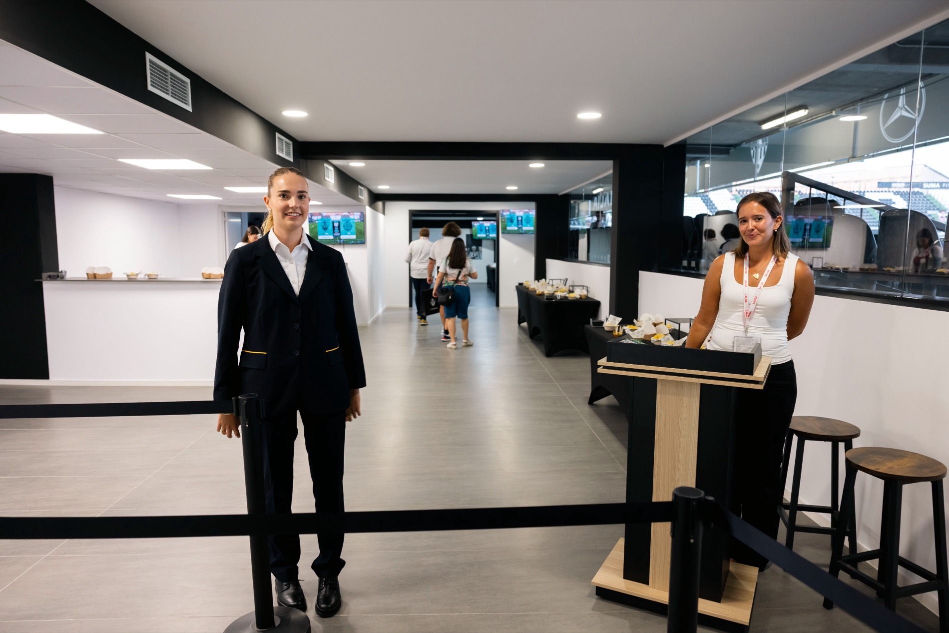 Palco VIP de hospitality con servicio